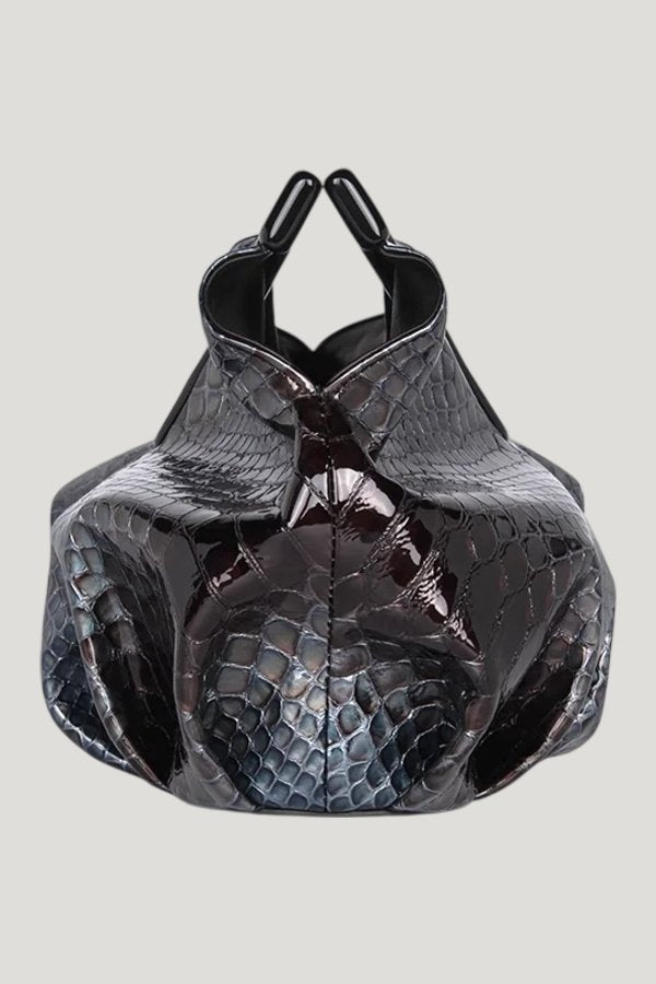 Georgia In Ombre Snake-Effect — model side