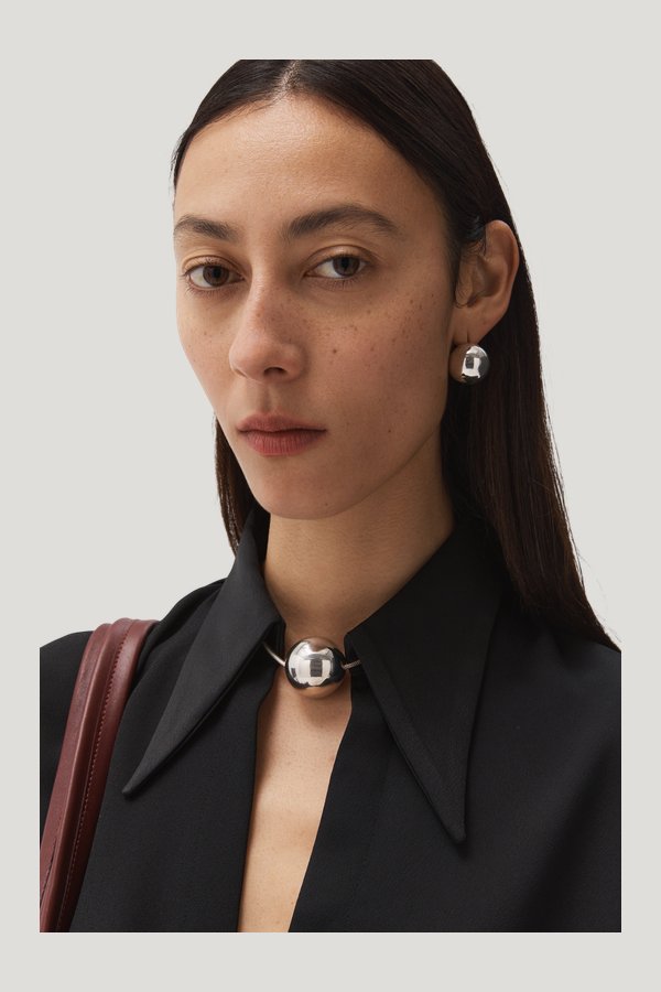 Globe Hoops — model front