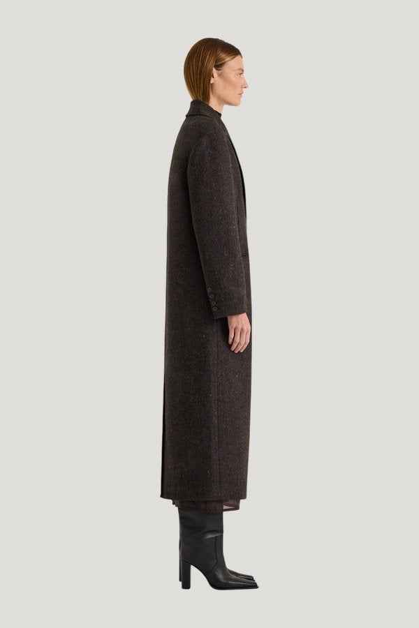 Harri Coat — model side