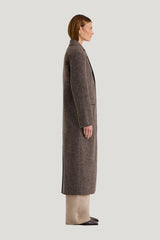 Harri Coat — model side