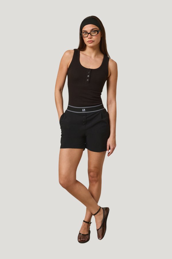 The Everyday Shorts - Core — model front