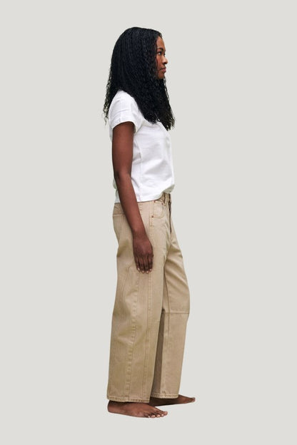 Horseshoe Jeans — model side