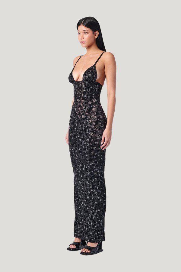 Hun Dress Black Leopard Print — model side