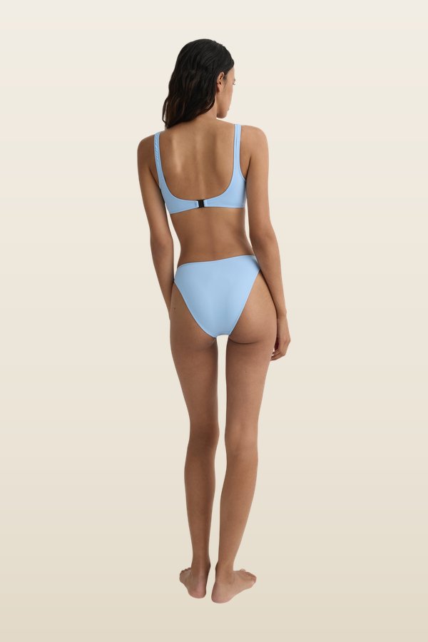 Ina Bikini Top - Cornflower (Singuleur®) — model back