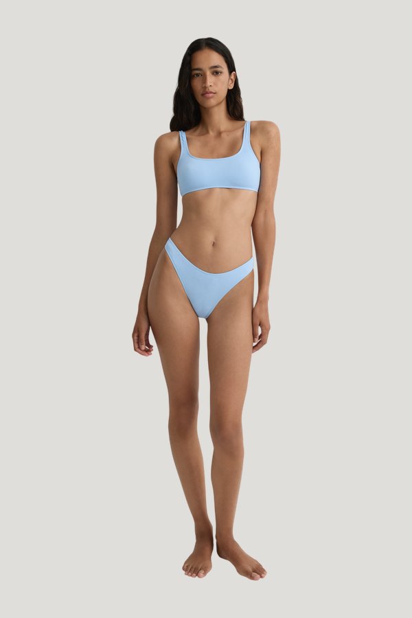 Ina Bikini Top - Cornflower (Singuleur®) — model front