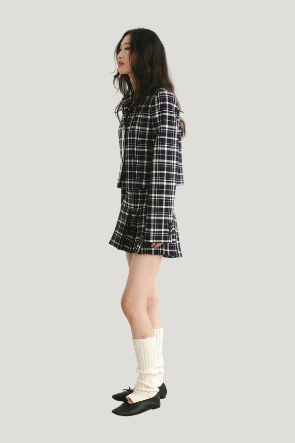 Ivana Pleated Mini Skirt Checked — model side