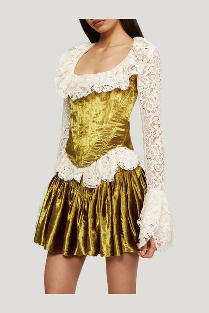 Ivy Skirt — model side