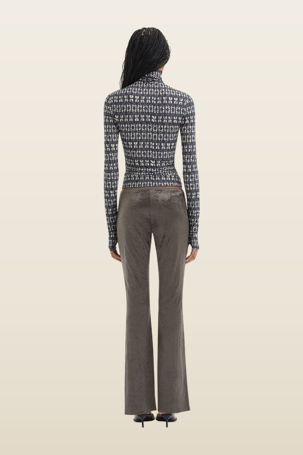 Kaja Pant — model back