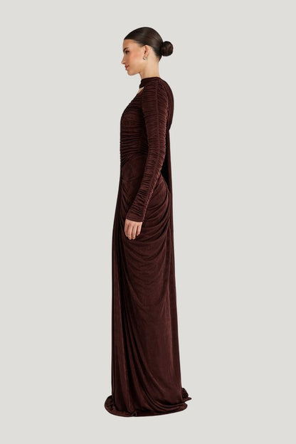 Kemmiye Dress — model side
