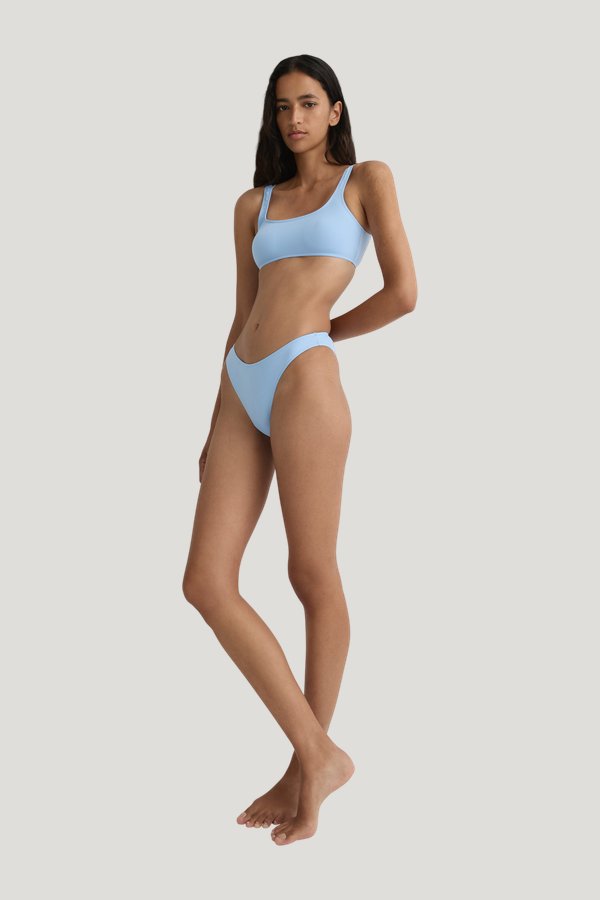 Kira Bikini Bottom - Cornflower (Singuleur®) — model side