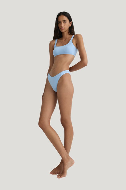 Kira Bikini Bottom - Cornflower (Singuleur®) — model side