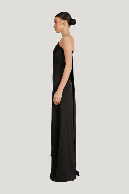 Kodil Dress — model side