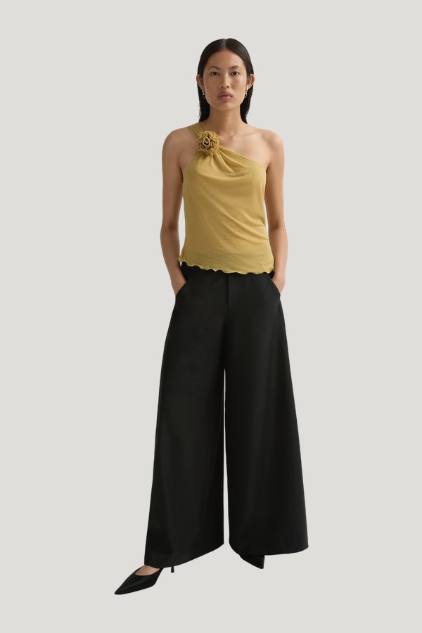 Leona Trouser — model front