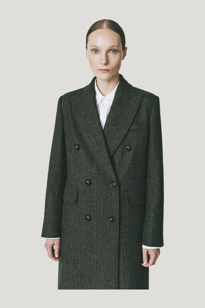 Léonard Herringbone Coat — model side