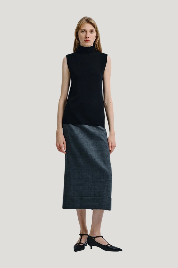 Lilou Sleeveless Turtleneck Top — carry 2