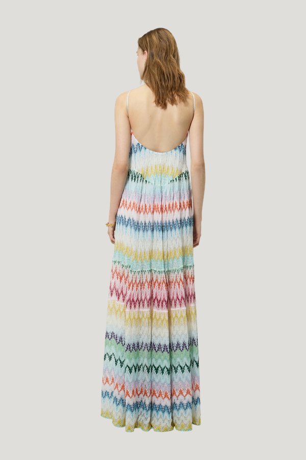 Long dress in zig zag lace — model side