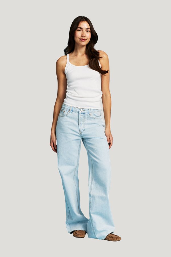 Low Rise Baggy Jeans - Light Wash — model front