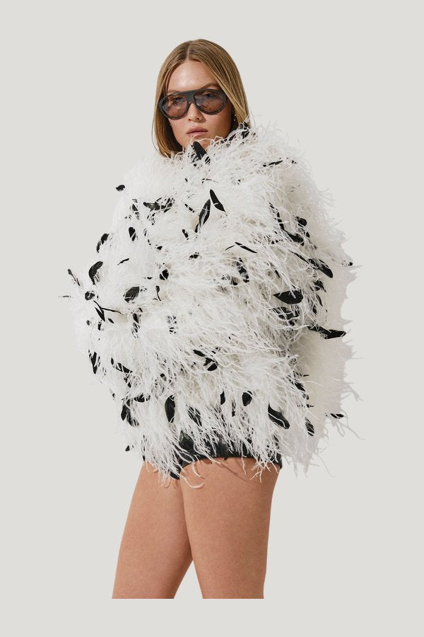 Majesty сoat in Dalmatian Feathers — model side