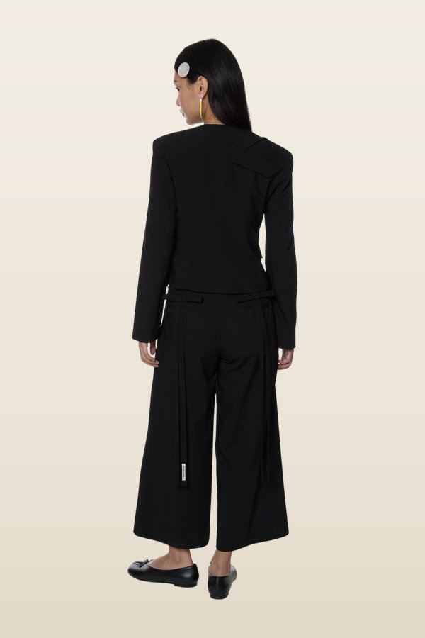 Maki Pant — model back