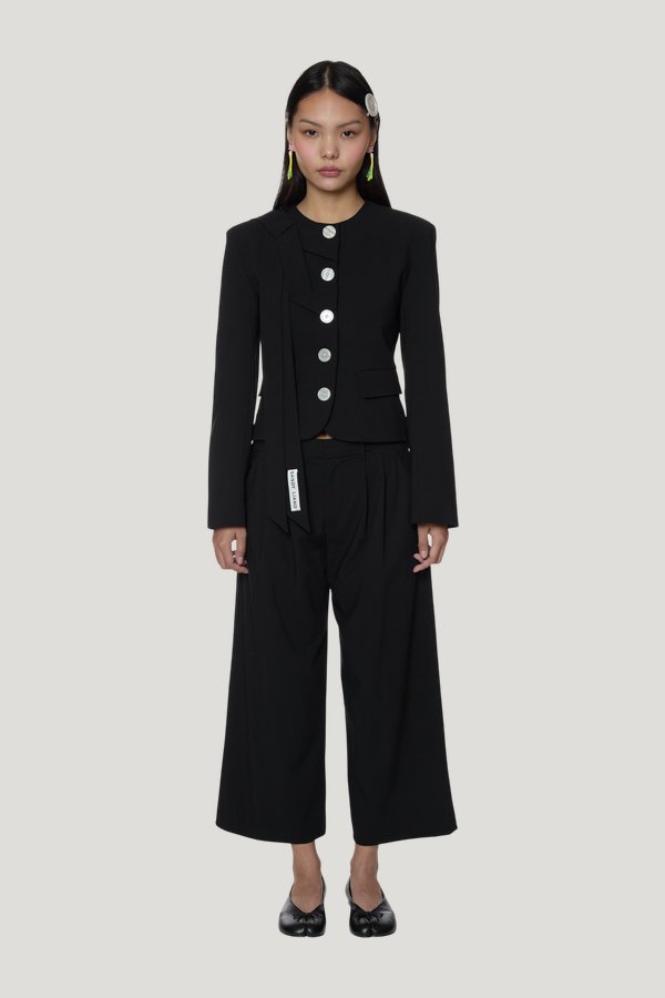 Maki Pant — model front