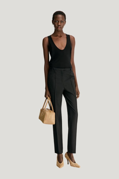 MALKA LDS Fitted leg trousers — model front