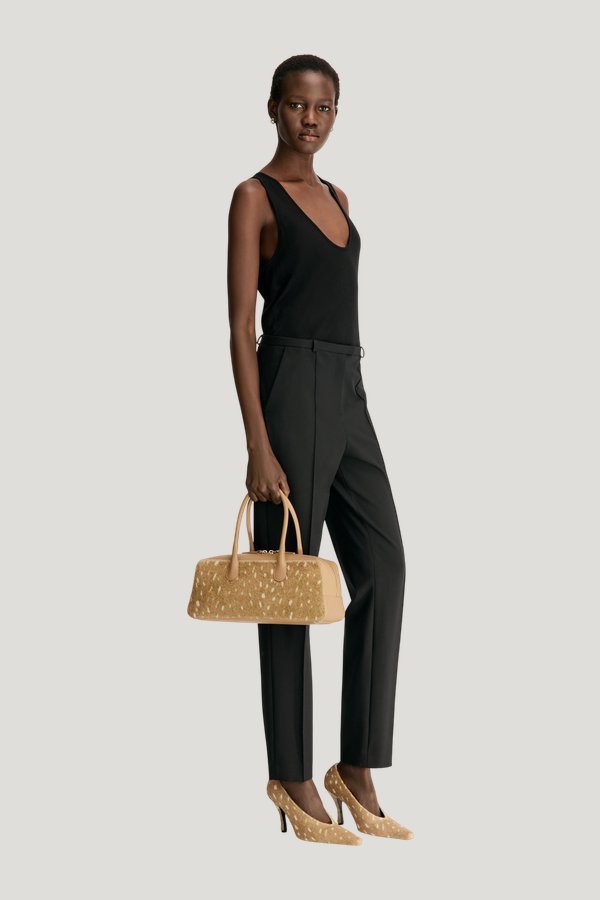 MALKA LDS Fitted leg trousers — model side