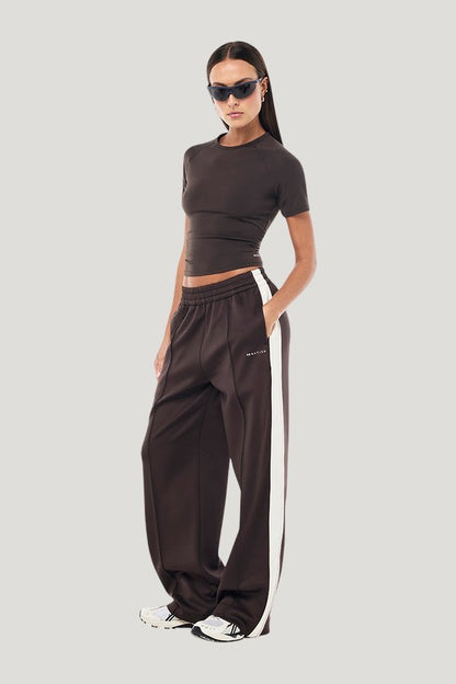 Man Down Trackpant In Coffee — model side