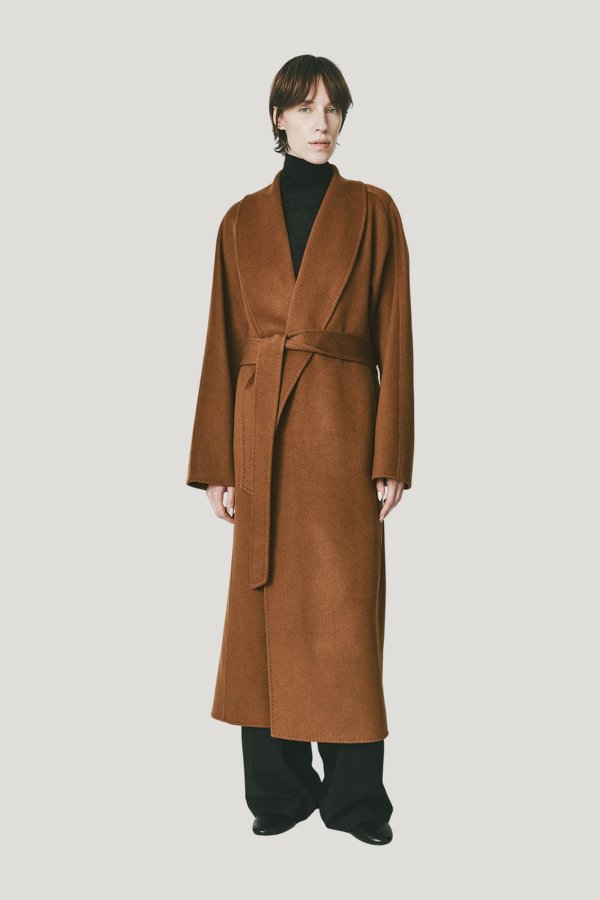 Manteaux Robe Coat — model front