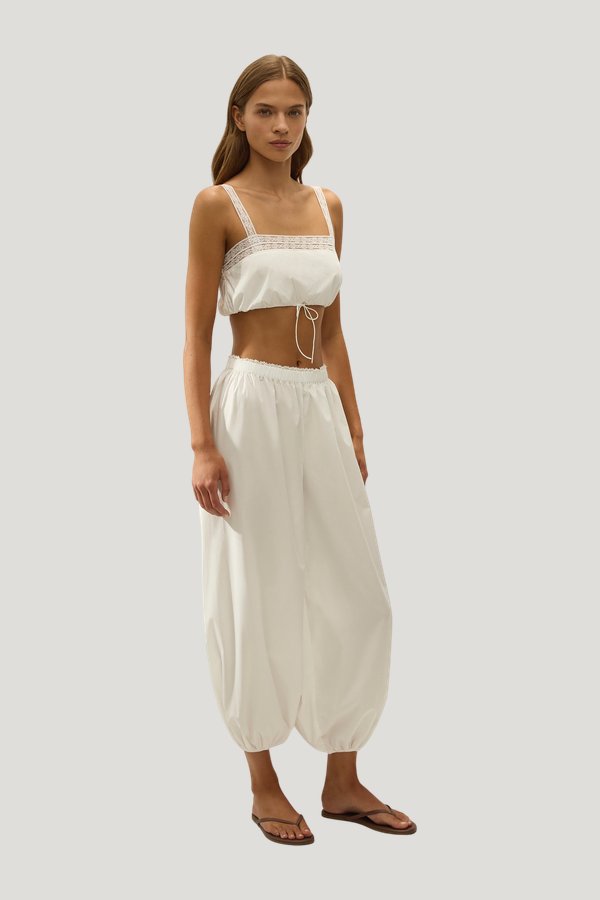 Maratea Pant Ixora Lace — model side