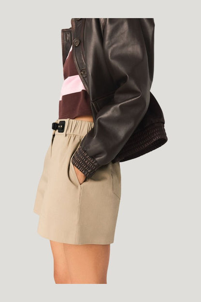 Cotton shorts — model side