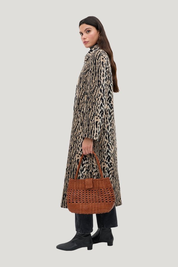Milly - Bohemia Leopard — model side