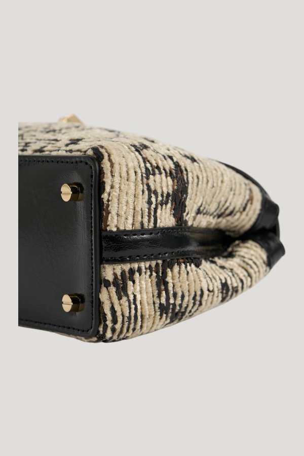Mini T-lock paisley clutch rye/black — model side