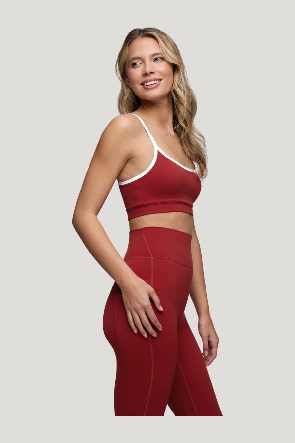 Motion Contrast Bra | Scarlet — model side