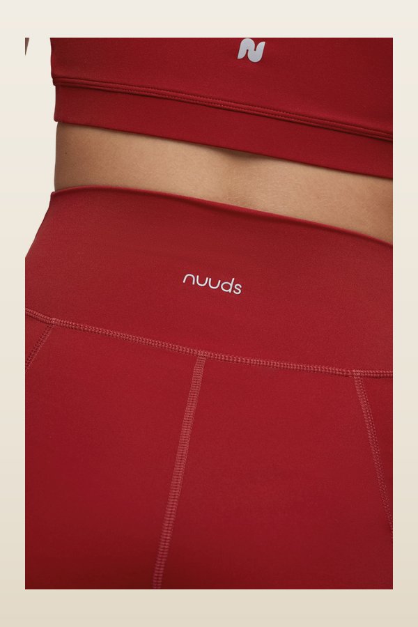 Motion Legging with Pocket | Scarlet — model back