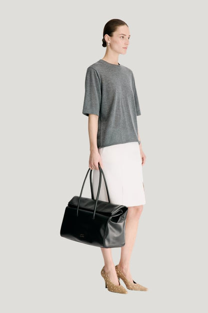 NALA LDS Fine knit cashmere top — model side