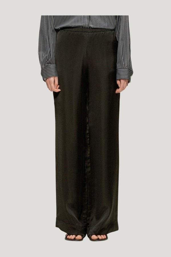 Nate Trousers — model side