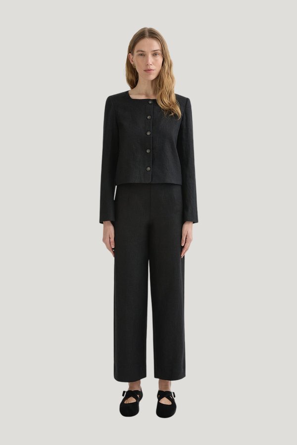 Noelle Pant — model front
