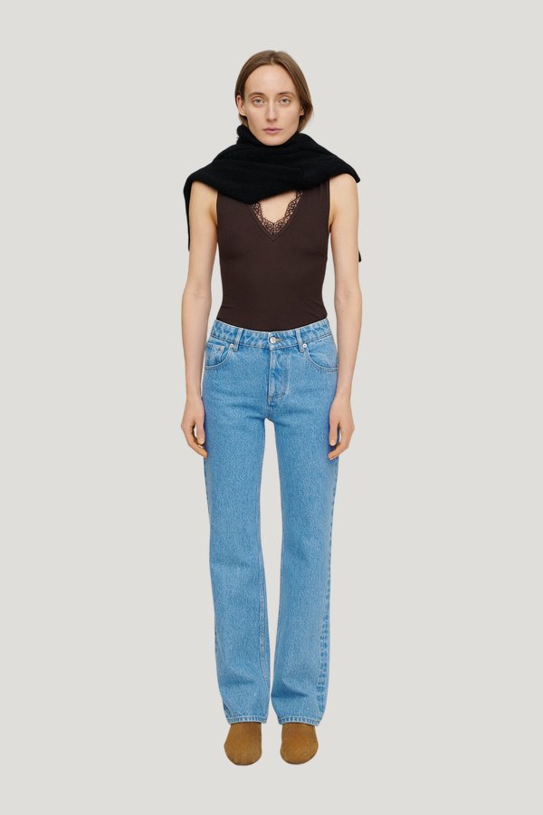 Gwen - Jeans - Mid — model front