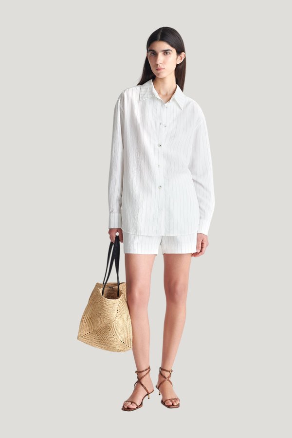 Dylla - Relaxed shorts — model front