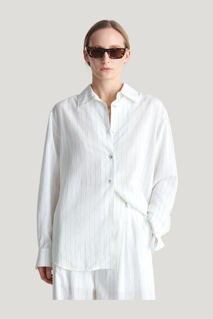 Fryda - Striped shirt — model side