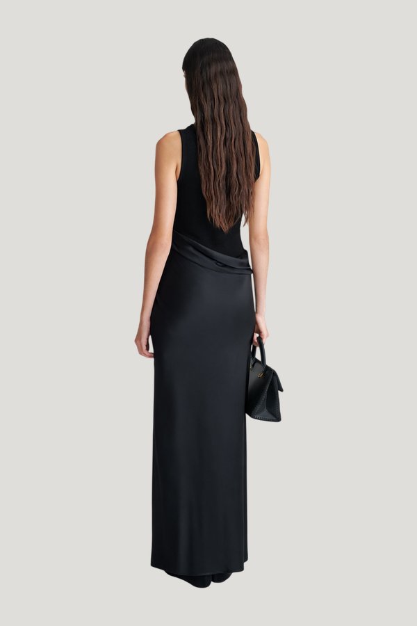 Cobee - Long dress — model side