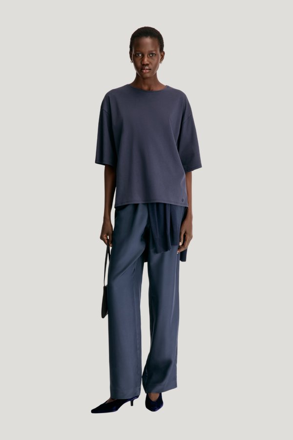 OSIS LDS Oversized T-shirt — model front