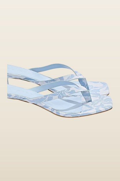 Pia Heel Sol — model back