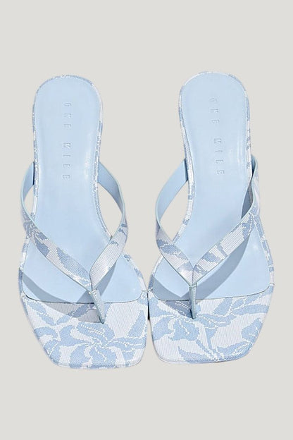 Pia Heel Sol — model front