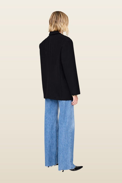 Quinn Blazer - Black — model back