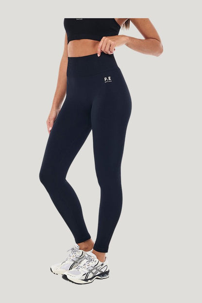 Restore Seamless Legging — model side
