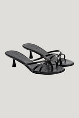 Rommy Heel — model side