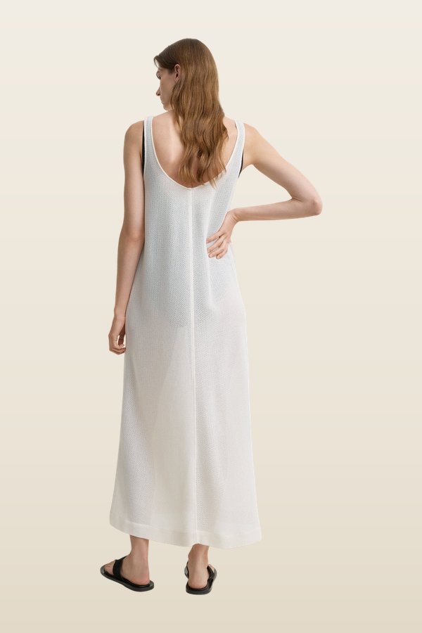 Scoop cover-up macadamia — model back