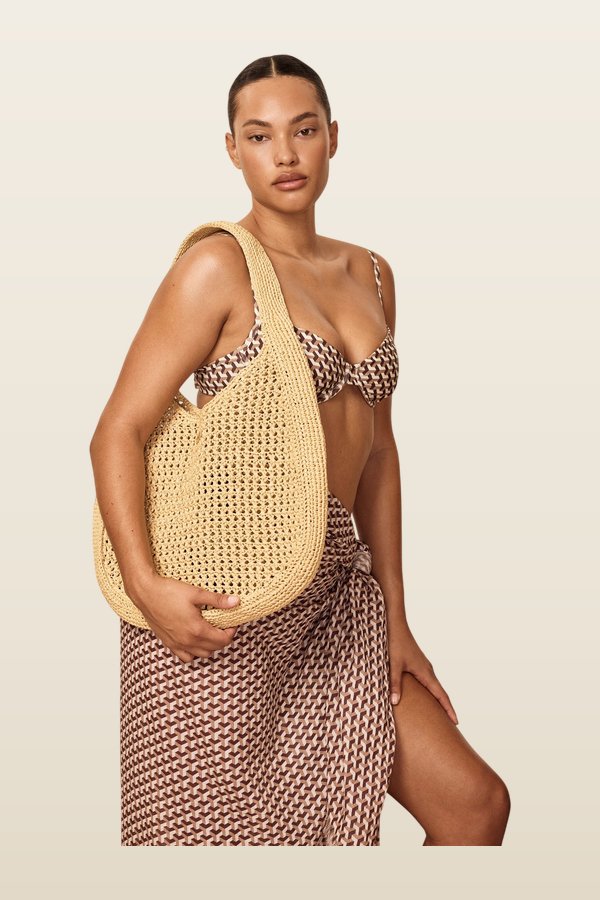 Shell Beach Bag - Natural — model back