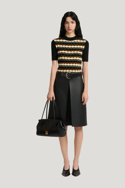 Black leather E/W shoulder bag — model front